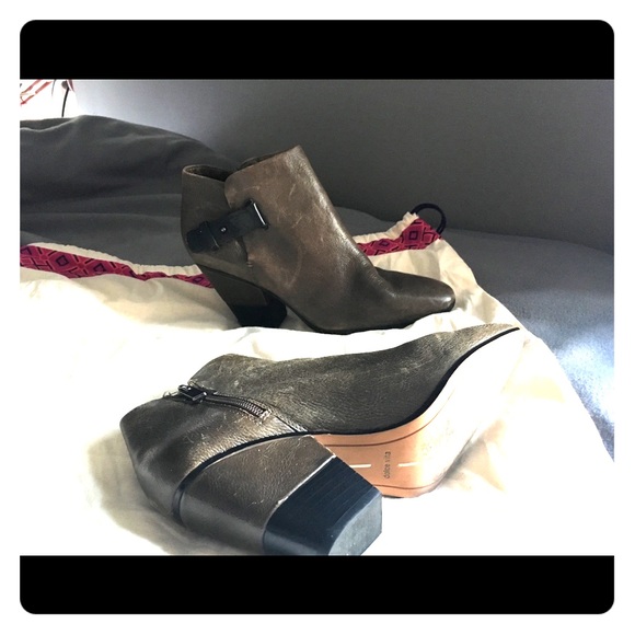 Dolce Vita leather booties - Picture 1 of 1